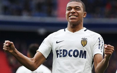 乐竞体育独家-伊萨克远射直挂死角破门