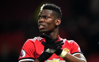 乐竞体育动态-佩里西奇赛后与球迷合影